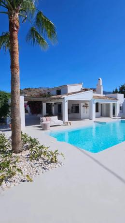 Finca rústica en plaza iglesia, 2