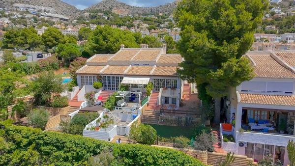 Casa independiente en calle Austria s/n