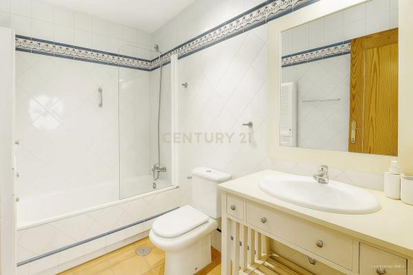 Casa independiente en calle Austria s/n