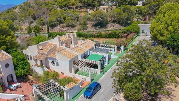 Casa independiente en calle Austria s/n