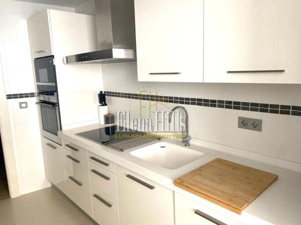 Piso en ronda de la Marina, 20