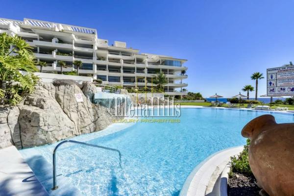 Piso en ronda de la Marina, 20