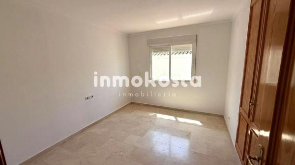 Chalet adosado en calle Bélgica