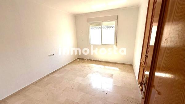 Chalet adosado en calle Bélgica