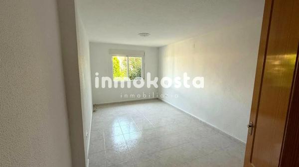 Chalet adosado en calle Bélgica