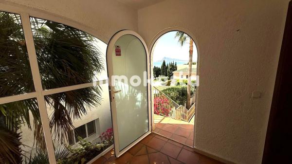 Chalet adosado en calle Bélgica