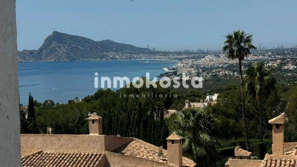 Chalet adosado en calle Bélgica