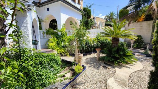 Casa independiente en calle la Tórtola