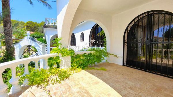 Casa independiente en calle la Tórtola