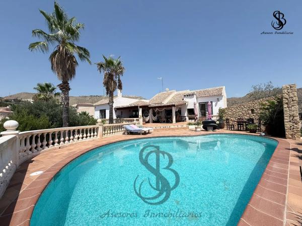 Casa independiente en calle Copenhaghen