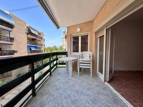 Piso en calle el Pinós, 1