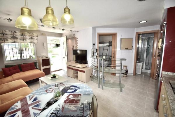 Casa independiente en calle de Tabarca, 3