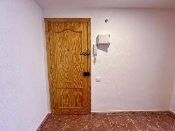 Piso en calle el Pinós, 1