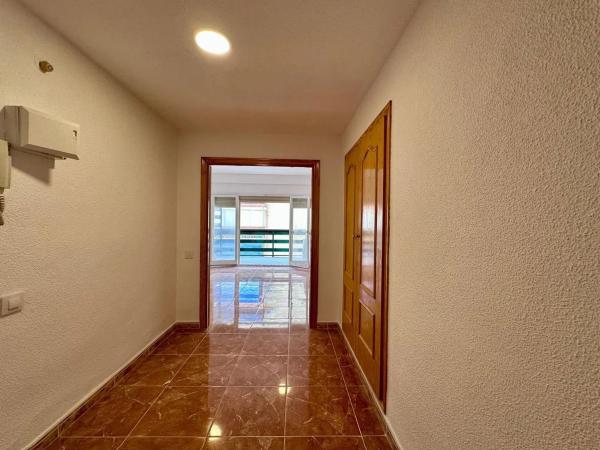 Piso en calle el Pinós, 1