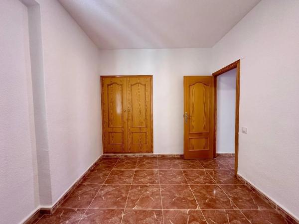 Piso en calle el Pinós, 1