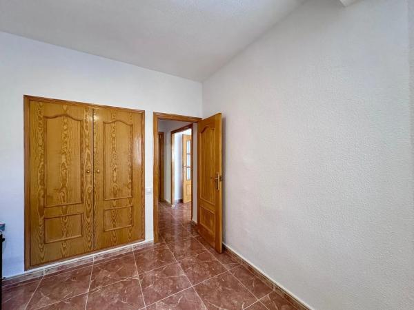 Piso en calle el Pinós, 1