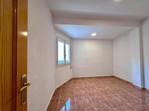 Piso en calle el Pinós, 1