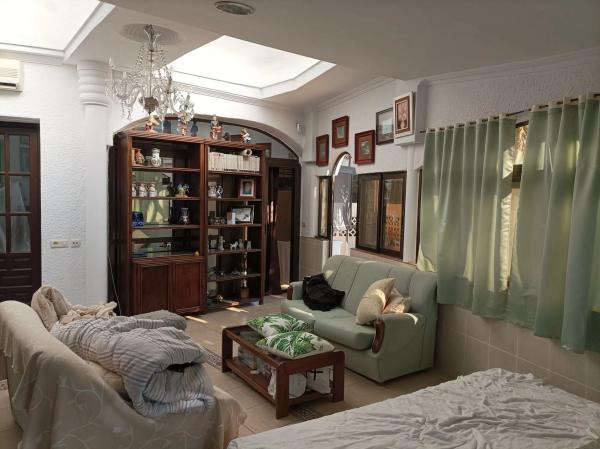 Chalet pareado en calle Sebastián de Belalcázar, 43