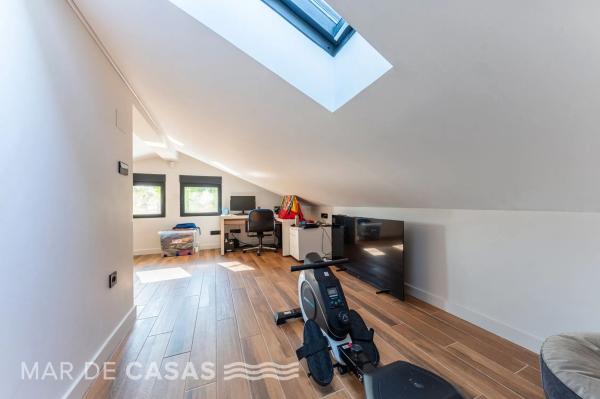 Chalet adosado en avenida del Vincle