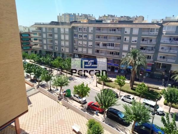 Piso en avenida del Carrer de la Mar