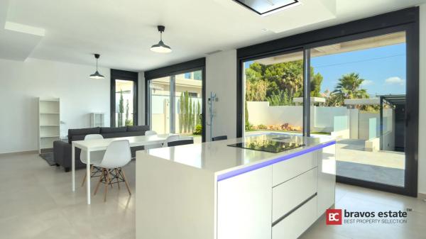 Casa independiente en calle de Santamaria