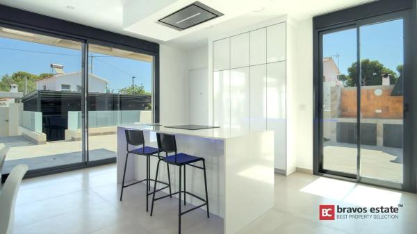 Casa independiente en calle de Santamaria