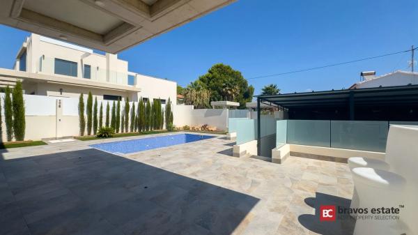 Casa independiente en calle de Santamaria