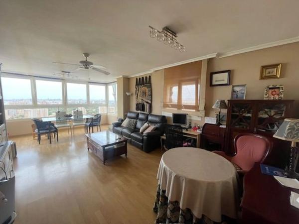 Piso en calle Hisenda de l'Administrador