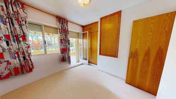 Chalet adosado en calle d'Oriola