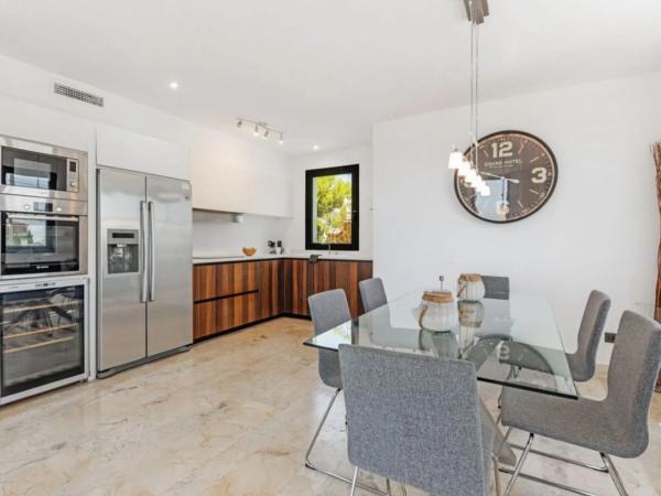 Casa independiente en calle de Bélgica, 38 -46