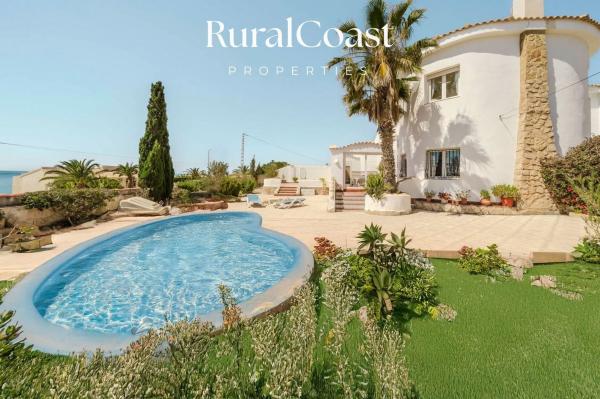 Casa independiente en calle Catral