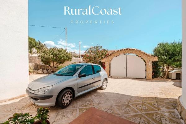 Casa independiente en calle Catral