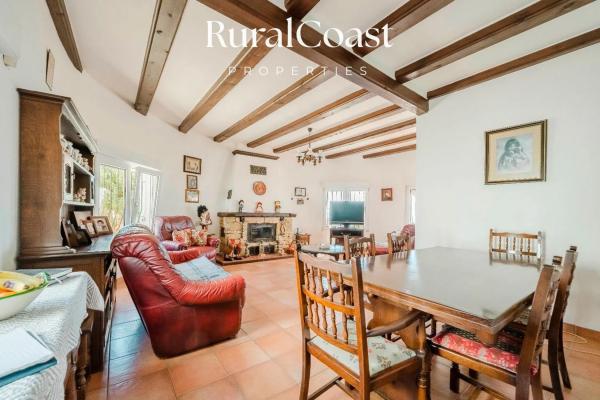 Casa independiente en calle Catral