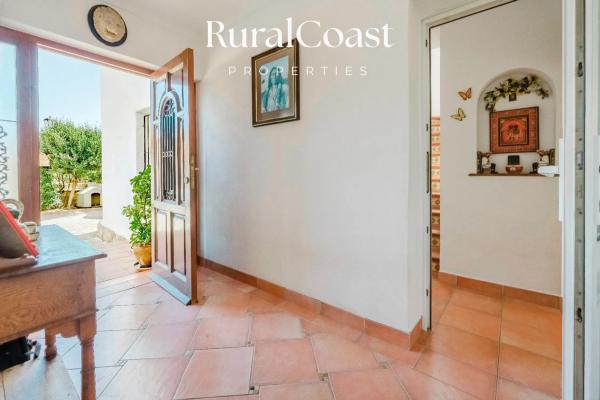 Casa independiente en calle Catral