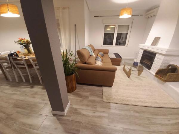 Chalet pareado en calle Formentera, 12