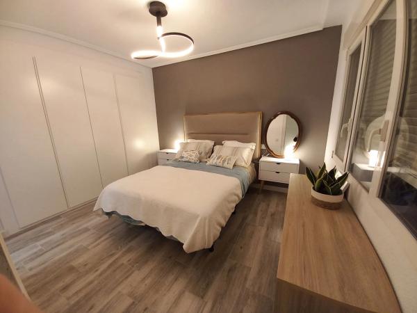 Chalet pareado en calle Formentera, 12