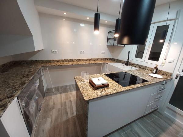 Chalet pareado en calle Formentera, 12