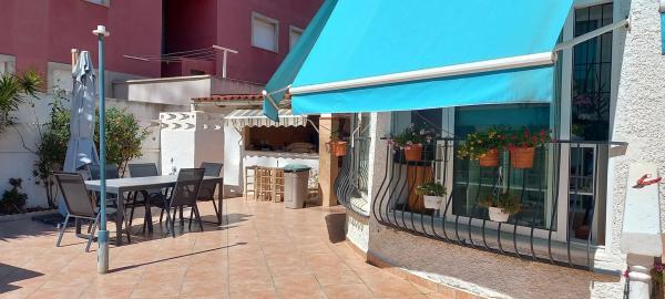 Chalet pareado en calle Formentera, 12