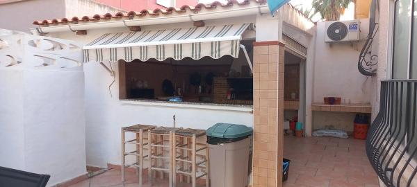 Chalet pareado en calle Formentera, 12