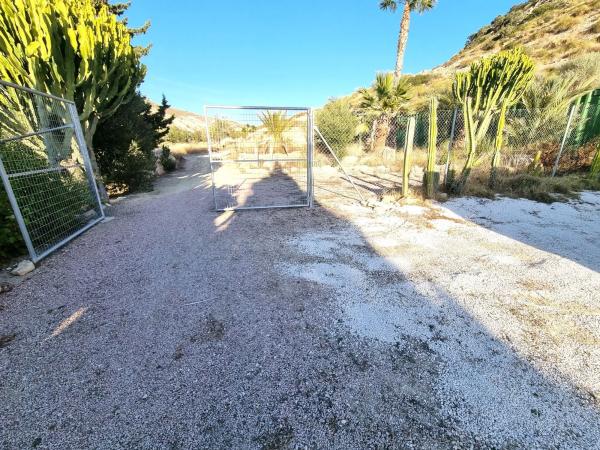 Casa independiente en calle els Ports, 24