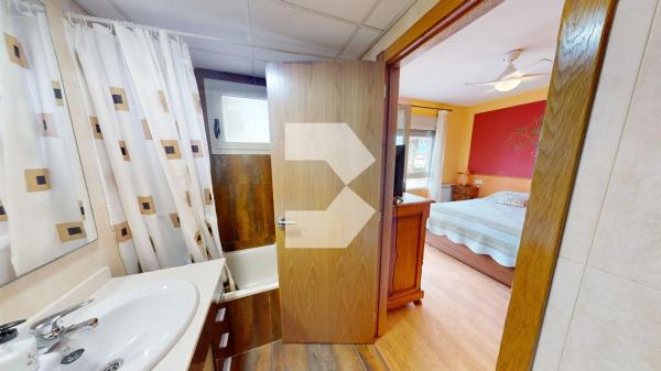 Chalet adosado en calle Serra de Bèrnia