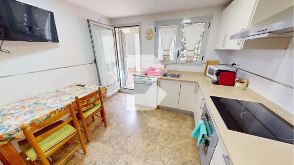 Chalet adosado en calle Serra de Bèrnia