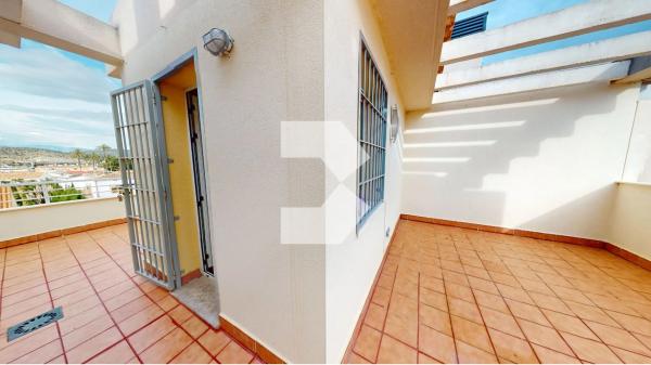 Chalet adosado en calle Serra de Bèrnia