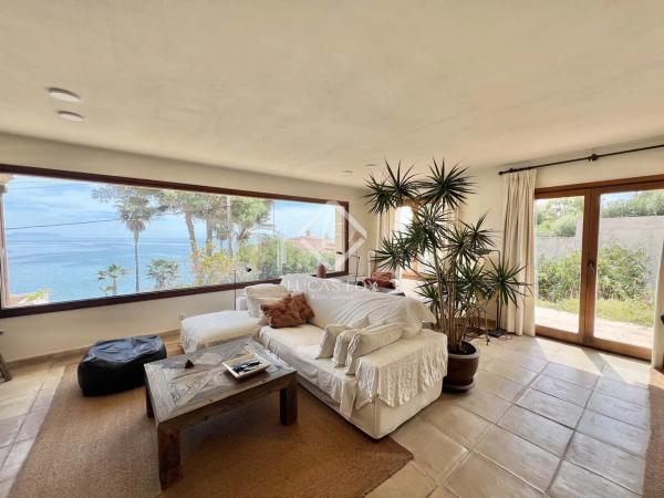 Casa independiente en calle Montesinos