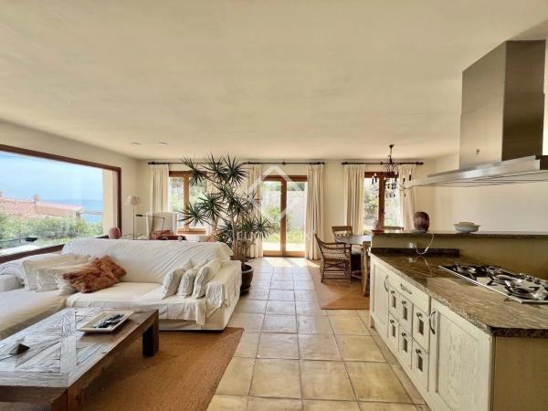 Casa independiente en calle Montesinos