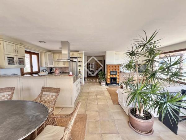 Casa independiente en calle Montesinos