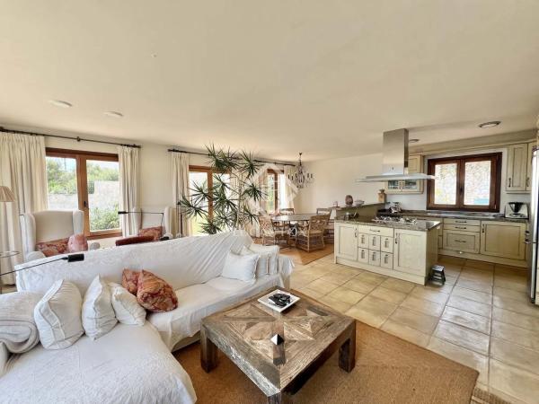 Casa independiente en calle Montesinos