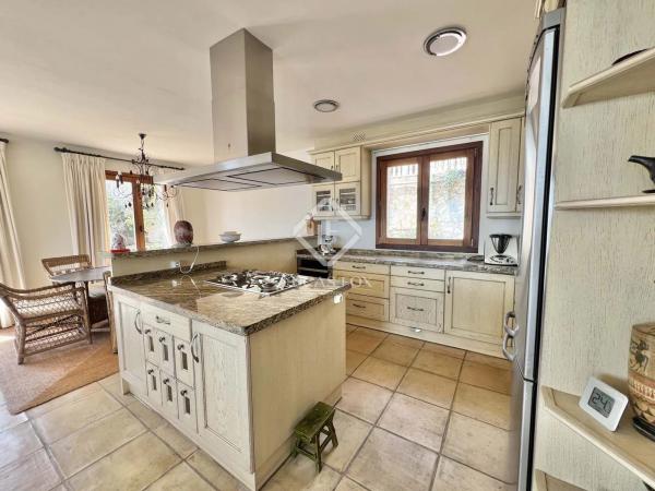 Casa independiente en calle Montesinos