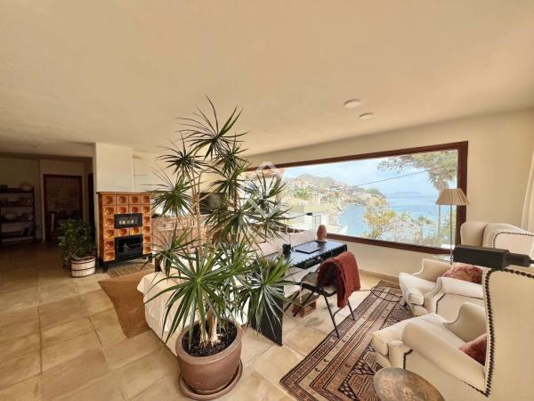 Casa independiente en calle Montesinos