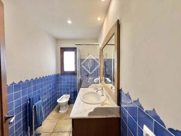 Casa independiente en calle Montesinos